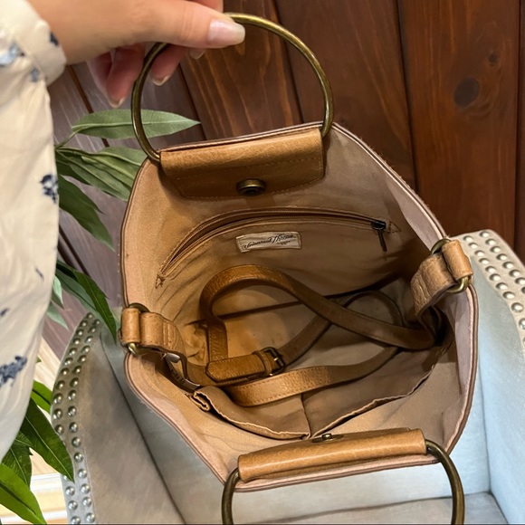 Universal Thread Tan Brown Faux Leather Metal Round Handle Hand Bag Crossbody - Picture 3 of 4